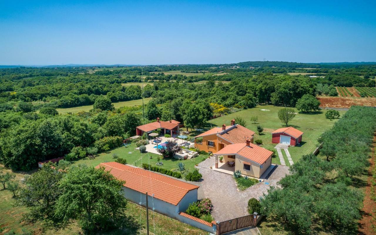 Villa Hacienda Rosemary Muntić Exterior foto