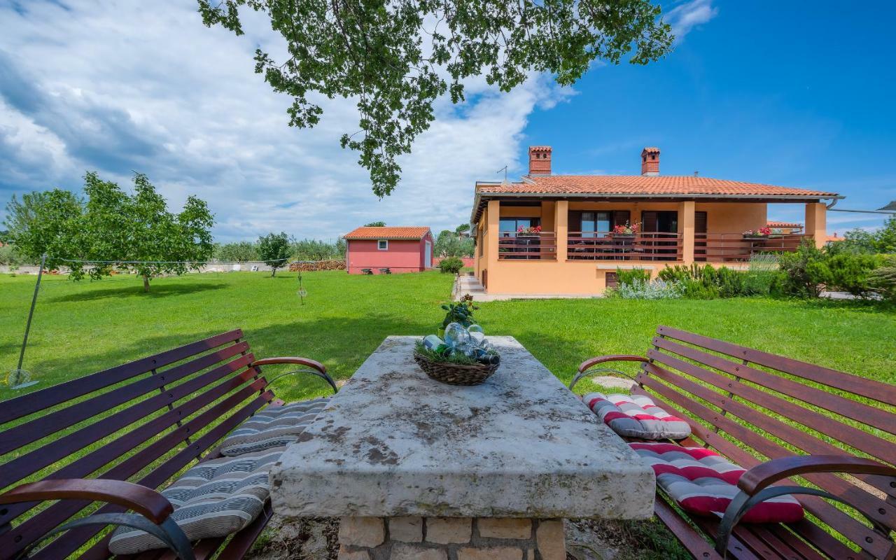 Villa Hacienda Rosemary Muntić Exterior foto