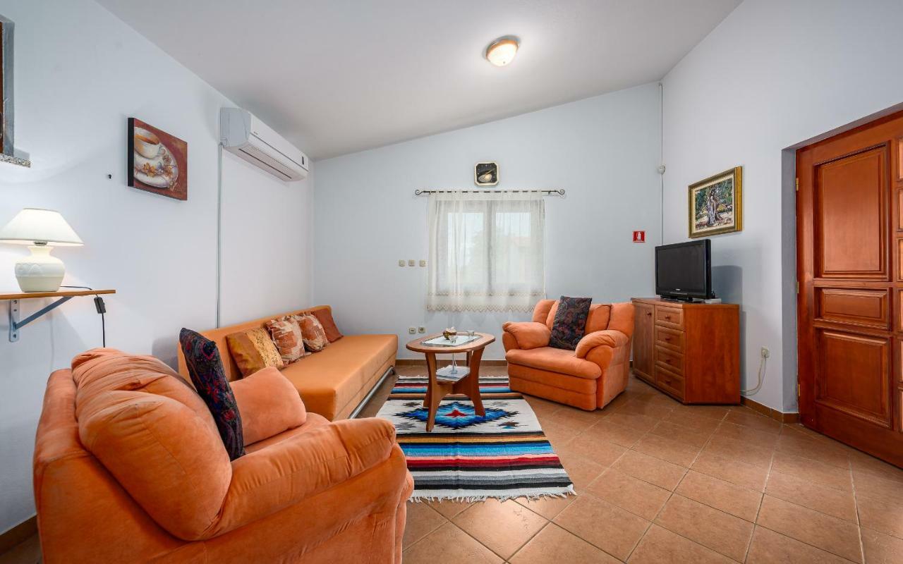 Villa Hacienda Rosemary Muntić Exterior foto