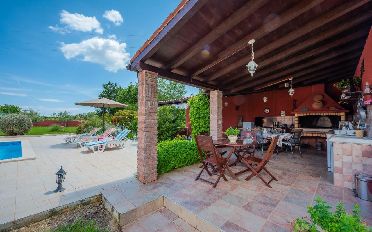 Villa Hacienda Rosemary Muntić Exterior foto