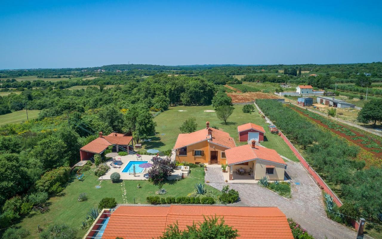 Villa Hacienda Rosemary Muntić Exterior foto